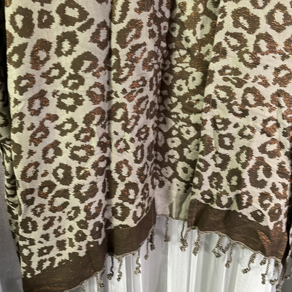 NWT Metallic leopard print kimono! - Picture 3 of 8